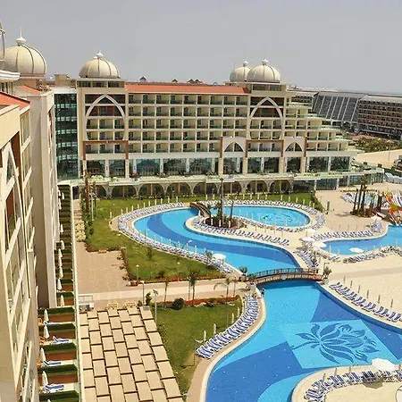 Alan Xafira Deluxe & Hotel 5*