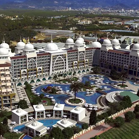 Alan Xafira Deluxe & Hotel 5*